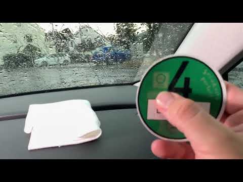 PKW Feinstaubplakette entfernen und neue anbringen um in Umweltzonen einfahren zu dürfen Anleitung
