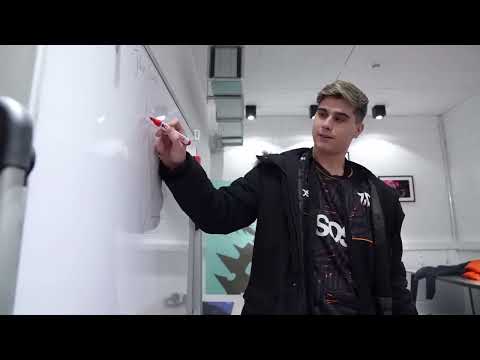 FNC Razork telling Wunder how to play