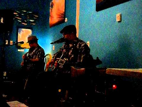 Live at the Scuttlebutt - Catahoula Brown with Mason Macleod
