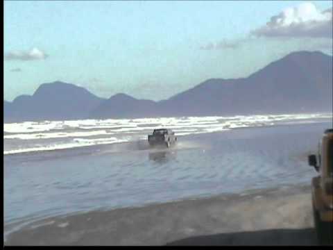 2011 06 05 Peruibe Jeep Fest 17 Passagem Uruca praia L200 Pagero Troller Willys Lada Suzuki Toy