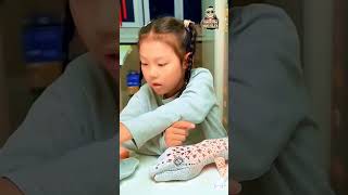 Download lagu She Thought It Was A Toy Lizard... Look At His Face! #shorts mp3 Download lagu She Thought It Was A Toy Lizard... Look At His Face! #shorts mp3
