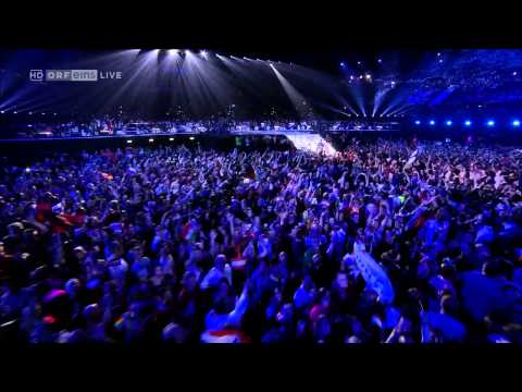 Conchita Wurst - Eröffnung 1. Halbfinale ESC 2015