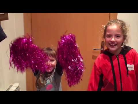 Jugadores del sènior conviden a les més petites