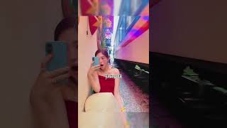 Cô gái trải nghiệm cafe đường tàu được một phen hú vía