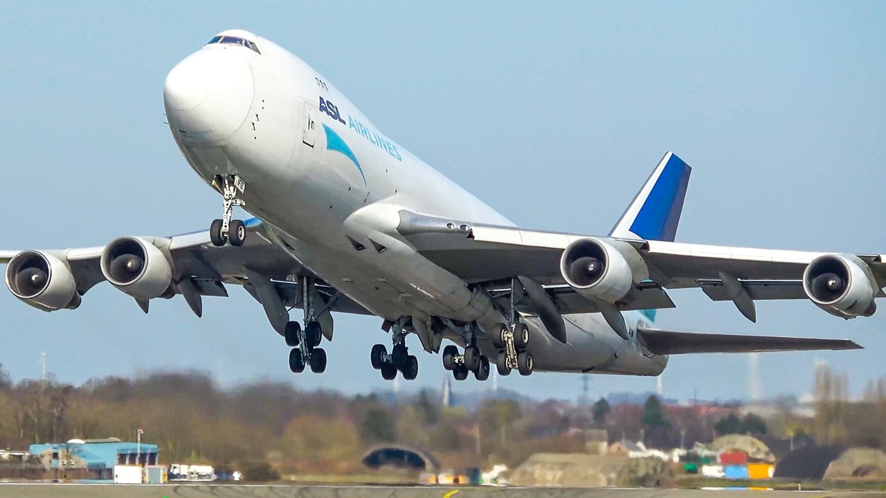 60 MINUTES PURE AVIATION - AIRPLANE HIGHLIGHTS of September - Boeing 747, Il96, Zeppelin ... (4K)