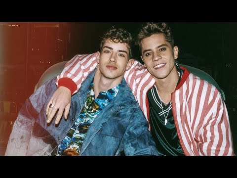 Patrick & Iván ~ Friends don’t look at friends that way [elite]