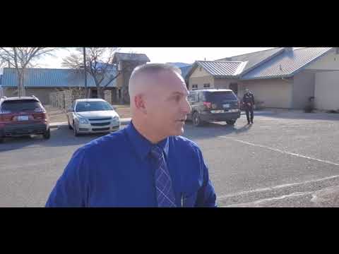 Asking Cops The Same Silly Questions They Ask Us - Arizona Cop Gets Flustered Mirror