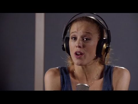 Vive cantando - "Trini canta Historia de un amor"