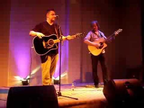 Jack Vreeswijk & Love Tholin - Somliga går med trasiga skor (Live)