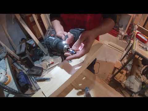 Akumuliatorinis gręžtuvas-suktuvas Makita DDF482RFEB video