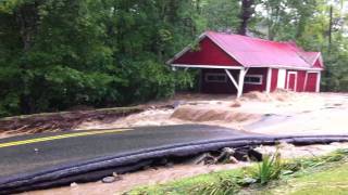 preview picture of video 'River Rd in Killington, VT Flooding after Hurricane Irene'