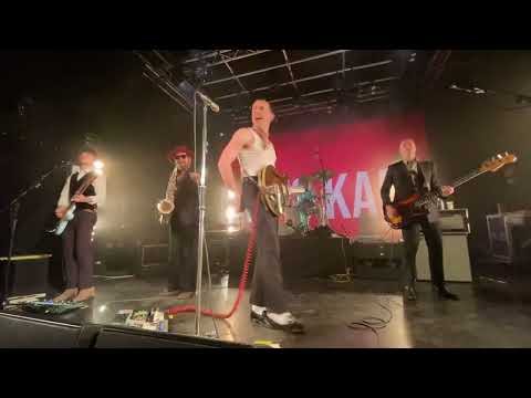 Miles Kane - Never Get Tired to Dancing with You live @ La Cartonnerie (Reims / France)