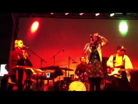 LyricL "Amazed" feat. SK Ambassadors live @ MQ Vienna Winte