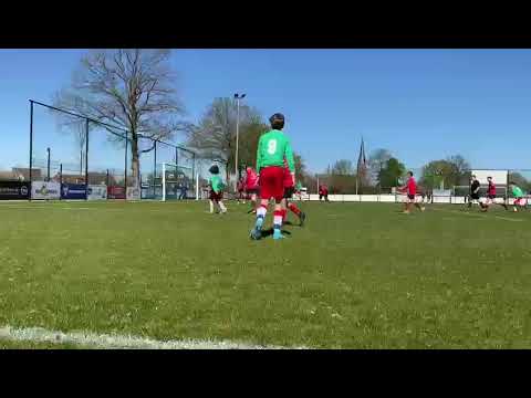 Foreholte O13-1 scoort tijdens Easter Open