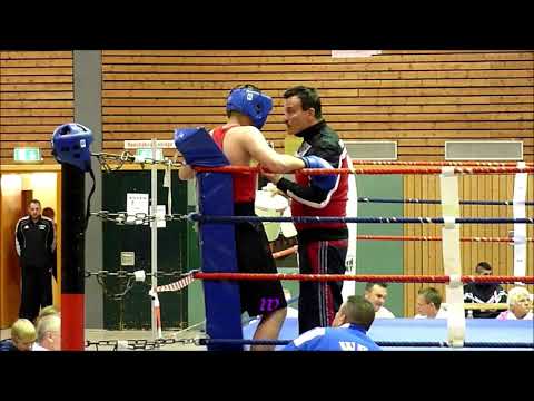WBC Duisburg Walsum * Boxen * A .Yesilyurt Meidrich 06 vs. H  Sari WBC Duisburg * 22.10.2011
