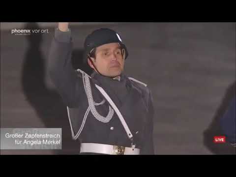 Merkel Zapfenstreich „Wenn wir mit dem Arsch an der Theke steh‘n“… Alkohol