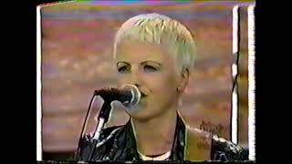 The Cranberries - &quot;Sunday&quot; Woodstock (12/08/1994)