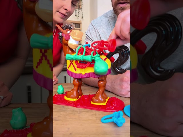 Vídeo relacionado con Muñeco Hinchable Hombre con Banda Despedida de Soltera - Muñeco Inflable Despedida de Soltero, Photocall y Fiestas. Altura 150 cm - Marcus Magic