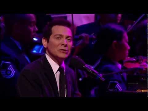 Michael Feinstein performs 