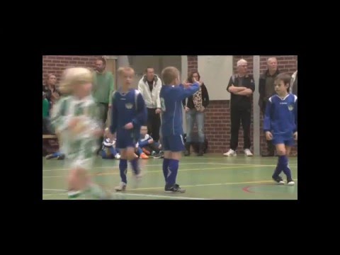 SSV'65 F3 vermaakt zich op kerstzaalvoetbaltoernooi