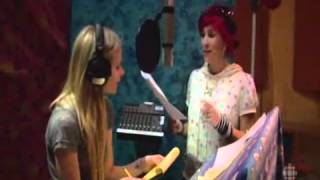 Avril Lavigne Recording Girlfriend Languages