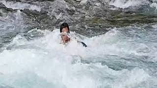 preview picture of video 'Swimming in indus river at Gilgit'