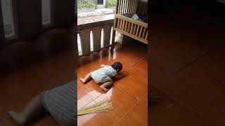 Download lagu Adek terjatuh mp3