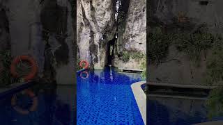 Cute lil pool in Tam Coc, Vietnam.