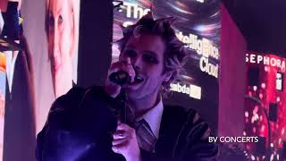 Download lagu 5 Seconds of Summer - Times Square Pop Up Concert (11/19/25) (4K HDR) mp3