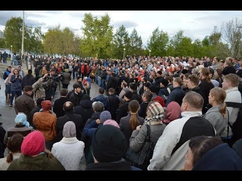 Восьмой день борьбы за сквер в Екатеринбурге. Прямой репортаж с места событий видео