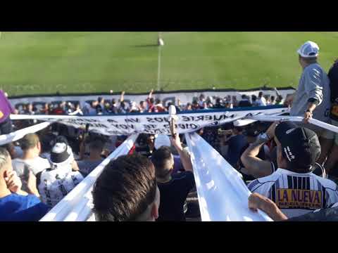 "Recibimiento de La Barra De Caseros." Barra: La Barra de Caseros &bull; Club: Club Atlético Estudiantes