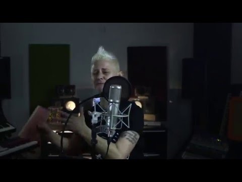 Joelle Taylor - Dulce et Decorum est by Wilfred Owen