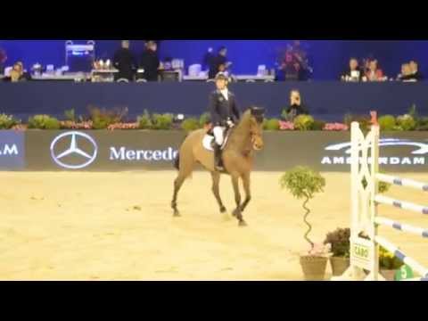 Apollo wint de six bars met Michel Hendrix