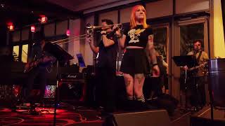 Bee - Runaway Baby - Kenny Davidsen Show, Tuscany, Las Vegas.