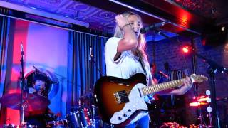 Lissie, sings &quot;Shroud&quot;, Showcase at Century Soho, London 31st July 2013
