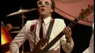 Buggles with Hans Zimmer -  Living In The Plastic Age (TOTP Live 1980)