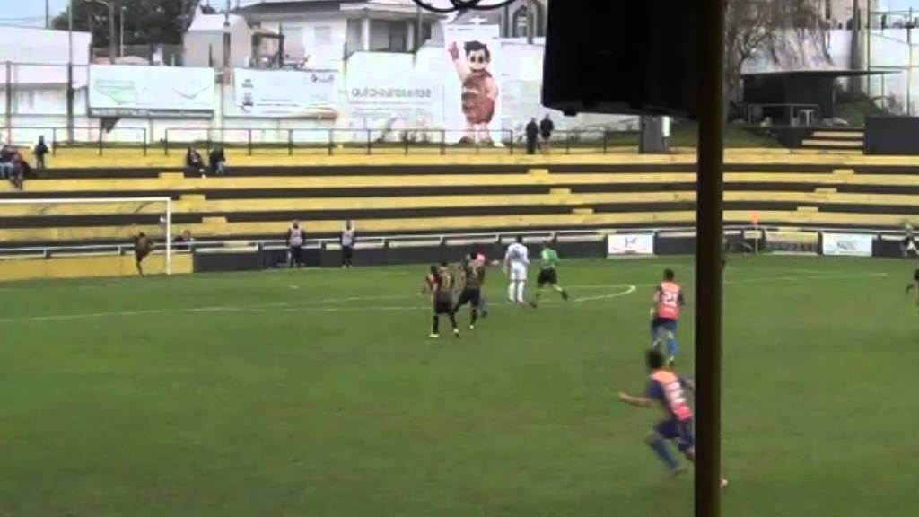 Futebol / C.P.Prio / Lourosa x Estarreja / Lance Polémico / VL21