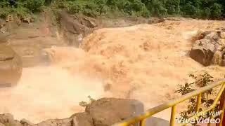preview picture of video 'PUTUDI WATERFALL KANDHAMAL TOURIST SPOT  NATURE AT IT'S BEST'