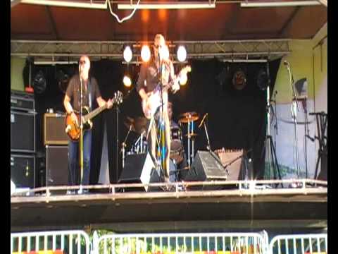 Micke Mojo Trio - Rhumba blues-with bass solo -and drum solo!