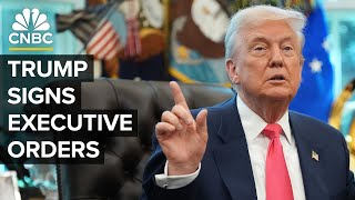 Trump signs executive orders at the White House  — 8/25/2025