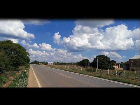 O asfalto que liga Manga a Montalvânia Minas Gerais