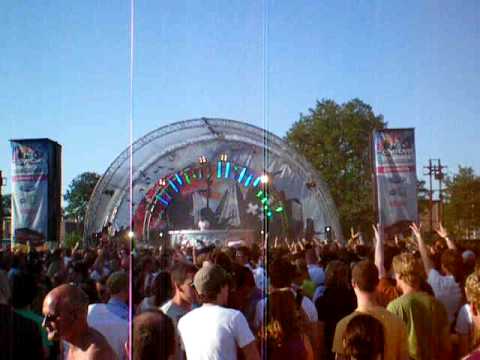 Armin van Buuren plays John O'Callaghan - Find Yourself (Cosmic Gate Remix) at Citymoves - 24/05/09