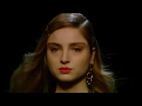 DESFILE MOISES NIETO