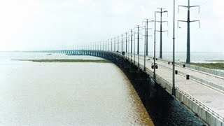 preview picture of video 'Bangubondhu Bridge from Bus'