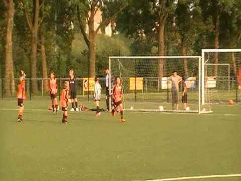 13 mei 2011 Hercules F4 - VV De Meern F7 3-2 1e goal Daan