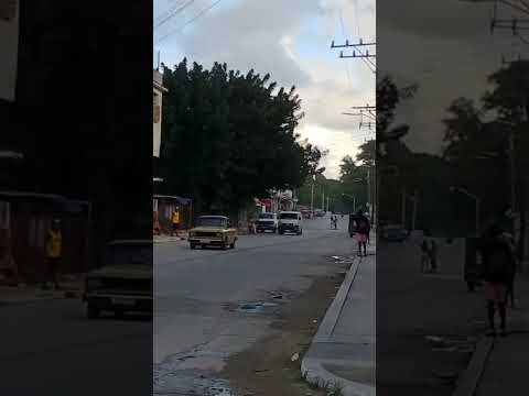ATARDECER EN LA CALLE AMENIDAD (MUNICIPIO CERRO)