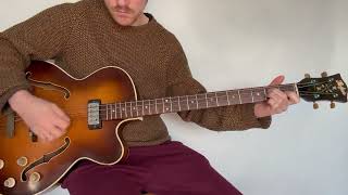 Video thumbnail for Hofner 500/5 President Bass 1960s demo by Guitar Harbor Guitars