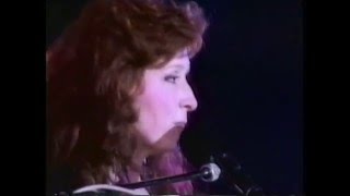 Bonnie Raitt - Tangled And Dark - Montreux Jazz Festival &#39;91