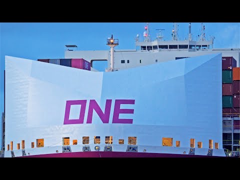 GIANT WIND DEFLECTOR ON CONTAINER SHIP ARRIVES AT ROTTERDAM PORT - 4K SHIPSPOTTING AUGUST 2023