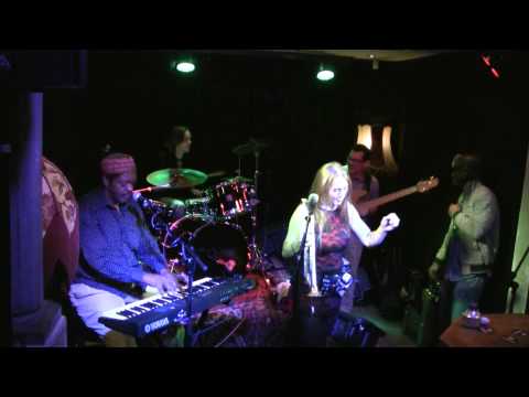 Saskia Laroo & Band feat. MC Phantom @ t Nonnetje